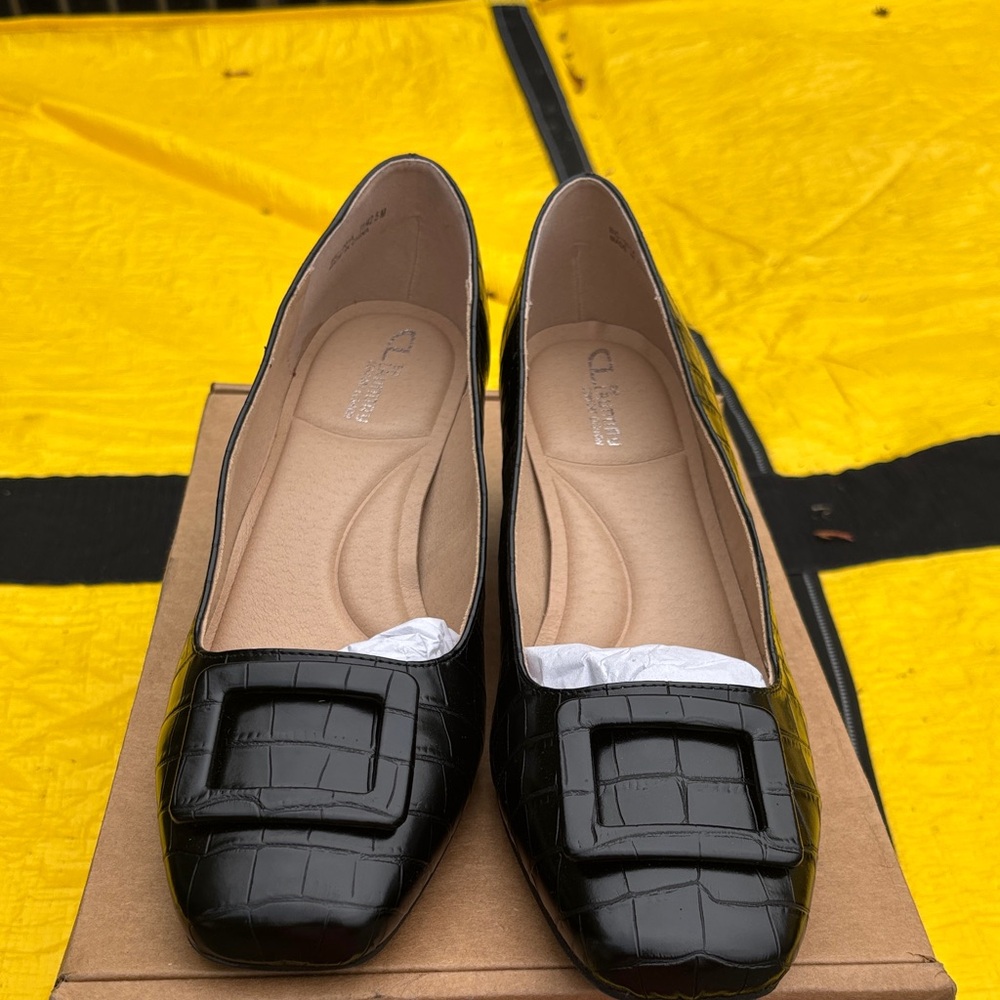 Preowned CL Laundry Black Croc-Patterned Loafers - Size: 11